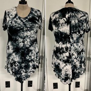 Thanth black & white tunic - size XL